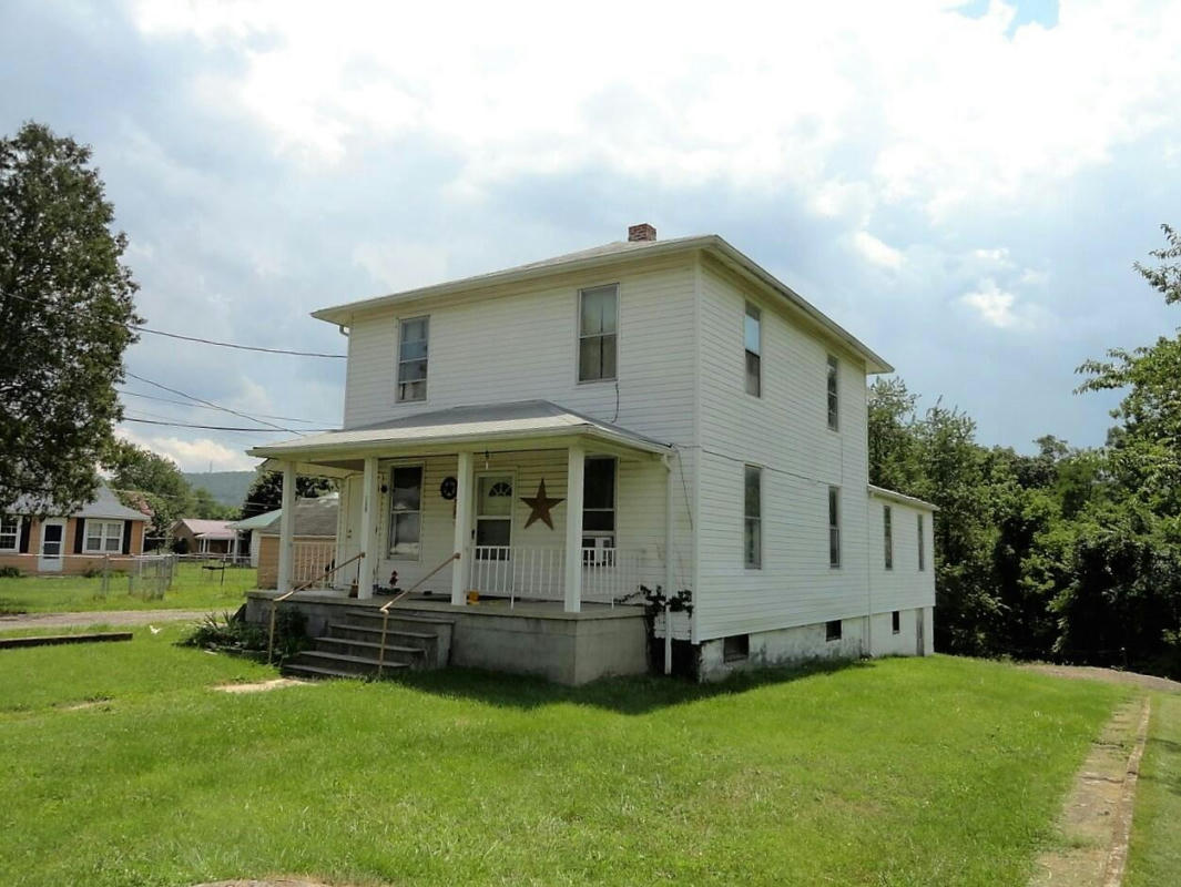 709 LEE ST, CLIFTON FORGE, VA 24422, photo 1 of 25